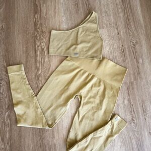 SETACTIVE “Cider” Mustard Yellow Workout Set